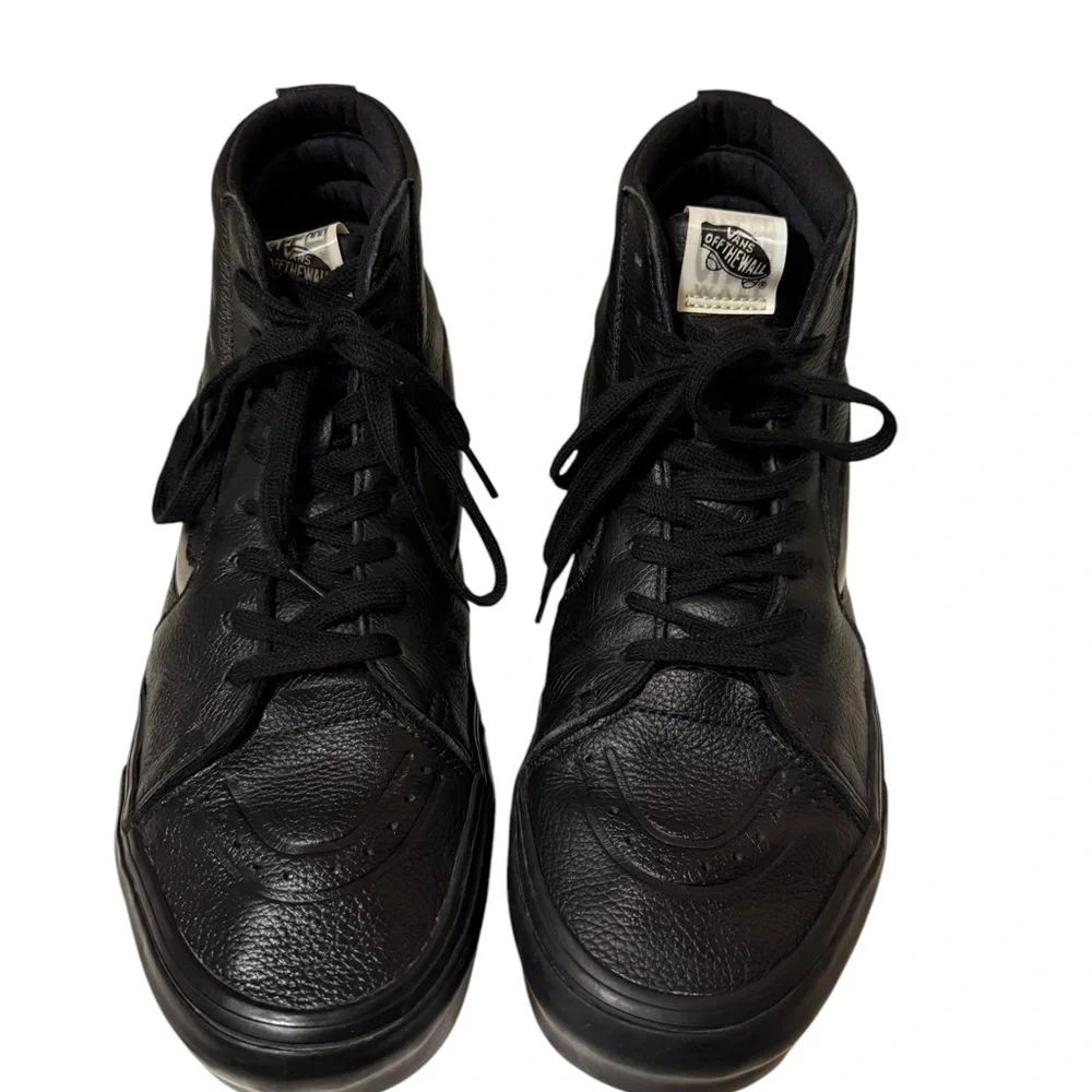 VANS UA SK8-Hi XL BIG MOOD VNOA5KRYBLK. Leather with fancy design. logos move